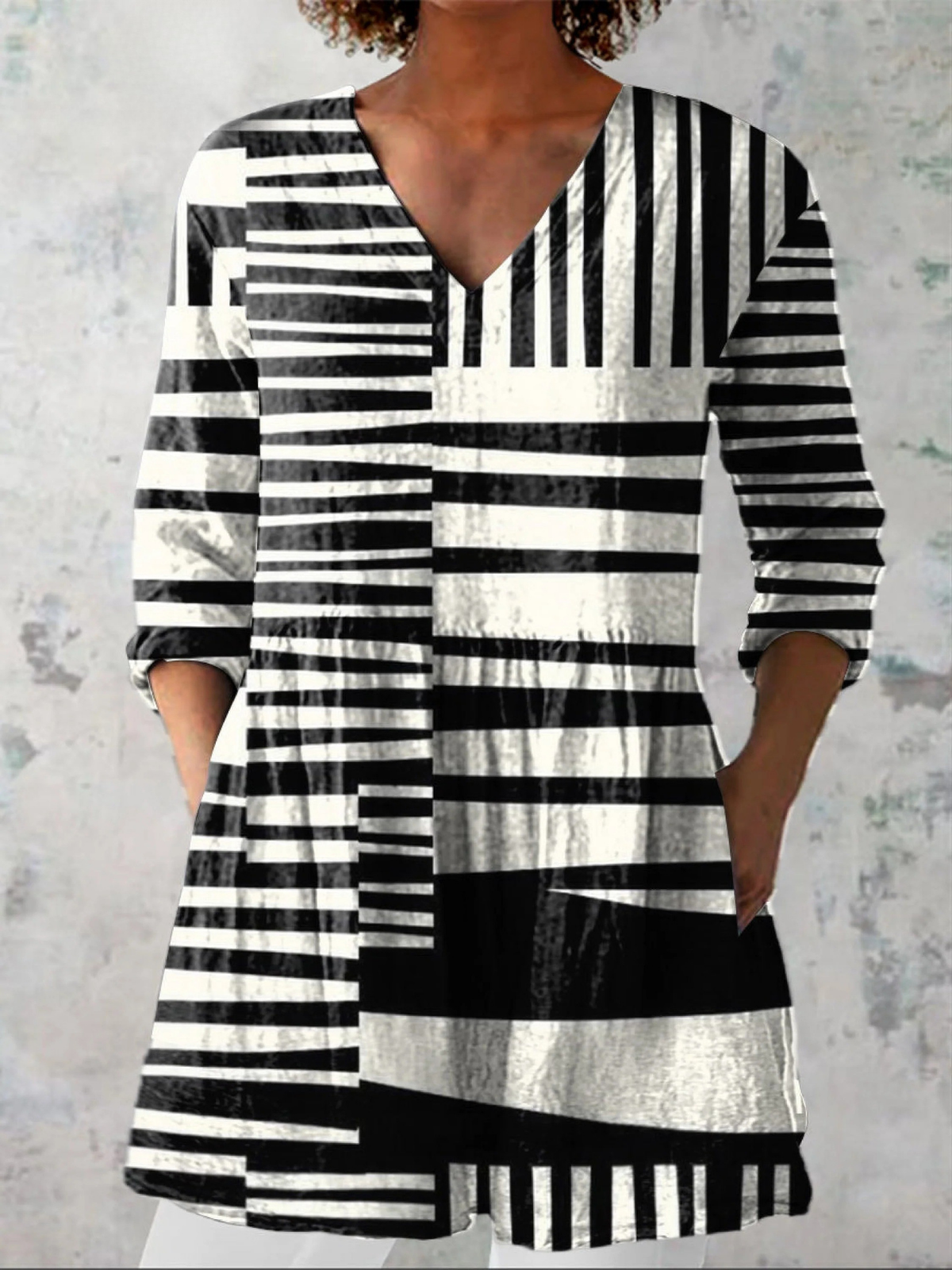 Sophie | Long Blouse with V-Neck – Black White | The Bellemont Sisters Australia