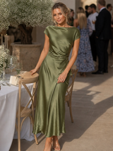 Elure | Short Sleeve Boat Neck Fitted Silhouette Midi Dress | The Bellemont Sisters Australia