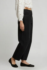 Jennifer | Women’s Casual Mid-Waist Denim Jeans with Front Closure | The Bellemont Sisters Australia