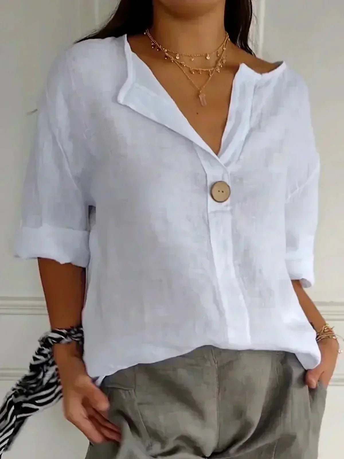 Zamma | Relaxed V-Neck Top – White (Almost sold out) | The Bellemont Sisters Australia