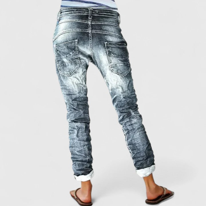 Erin | Comfortable Pants | The Bellemont Sisters Australia