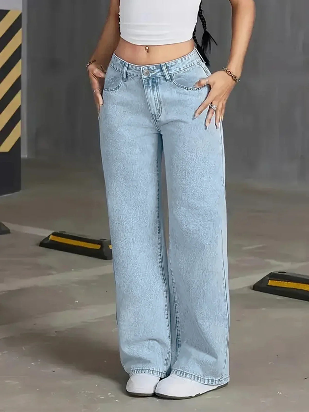 Natalie | Women’s Light Wash Wide Leg Jean – Blue | The Bellemont Sisters Australia