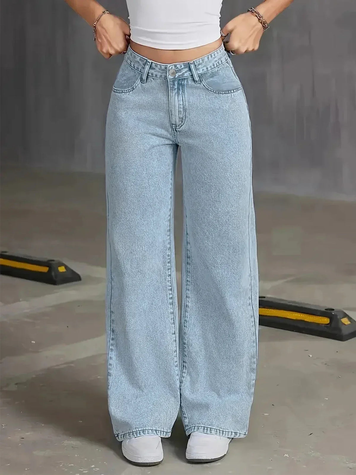 Natalie | Women’s Light Wash Wide Leg Jean | The Bellemont Sisters Australia